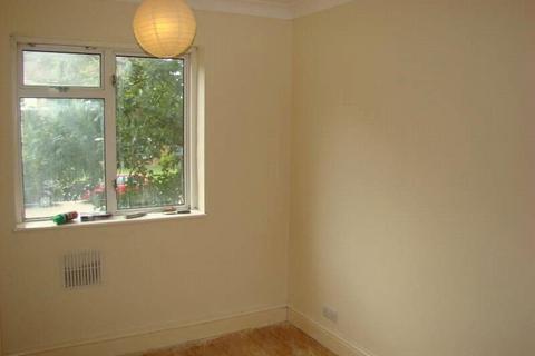 2 bedroom apartment for sale, Croyde Avenue, Hayes, Middlesex, UB3 4EP