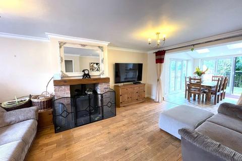 4 bedroom detached house for sale, Broad Street, Charlton Adam