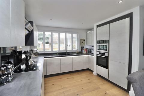 20 The Cranbrooks, Wheldrake, York, YO19 6AZ