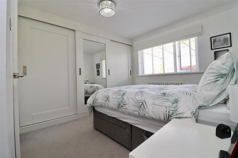 20 The Cranbrooks, Wheldrake, York, YO19 6AZ
