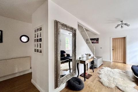 Hill House Beacon Hill, Purfleet, RM19 1RB