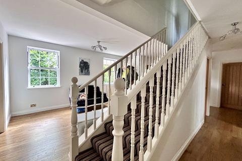 Hill House Beacon Hill, Purfleet, RM19 1RB