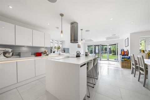 4 bedroom detached house for sale, Park Street Lane, Park Street, St. Albans