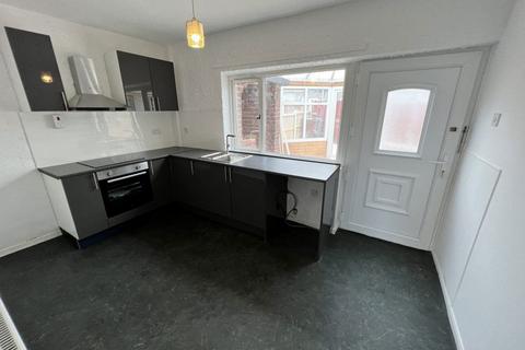 2 bedroom terraced house to rent, Moor Road, Featherstone, WF7