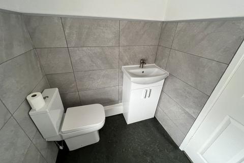 2 bedroom terraced house to rent, Moor Road, Featherstone, WF7