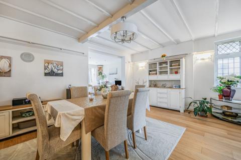 9 Vale Lane, London, W3 0DY