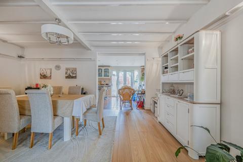 9 Vale Lane, London, W3 0DY