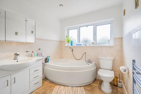9 Vale Lane, London, W3 0DY