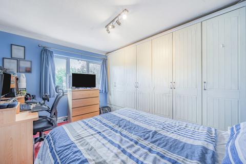 9 Vale Lane, London, W3 0DY