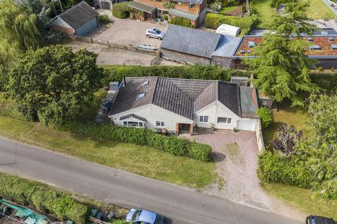 4 bedroom detached bungalow for sale, North Piddle, Grafton Flyford