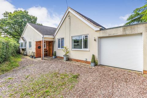 4 bedroom detached bungalow for sale, North Piddle, Grafton Flyford