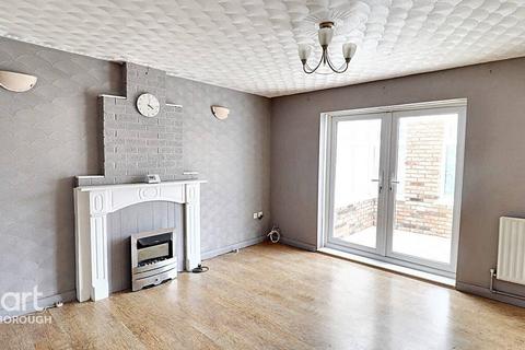 42 Chadburn, Paston, Peterborough, PE4 7DG