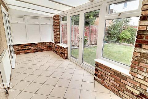 42 Chadburn, Paston, Peterborough, PE4 7DG
