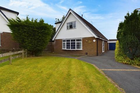 3 bedroom detached house for sale, Knowe Hill Crescent, Lancaster