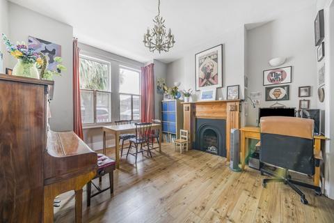 62 Pattenden Road, London, SE6 4NQ