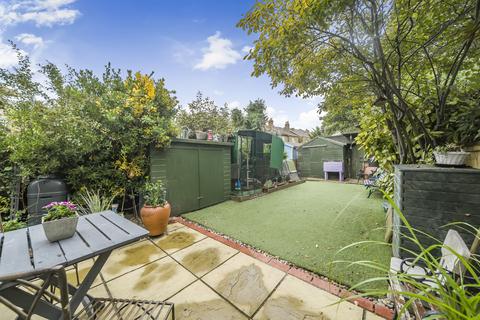 62 Pattenden Road, London, SE6 4NQ