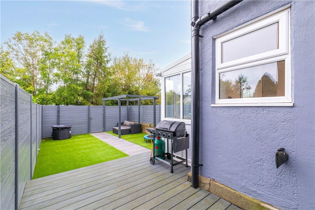 Decking/Garden Area