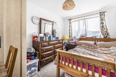 2 bedroom apartment for sale, Crockford Park Road, Surrey KT15