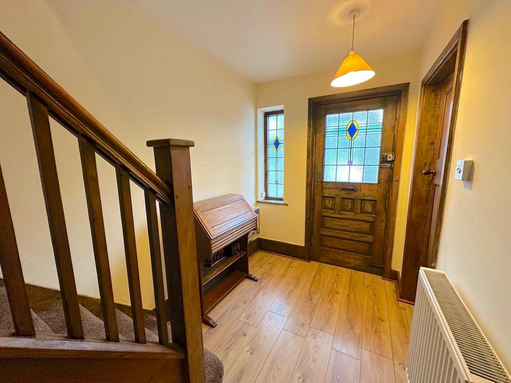 Cannock Road, Wolverhampton WV10 3 bed semidetached house for sale £