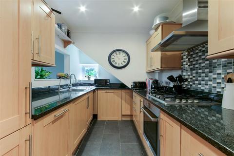 2 bedroom flat for sale, College Road, Epsom