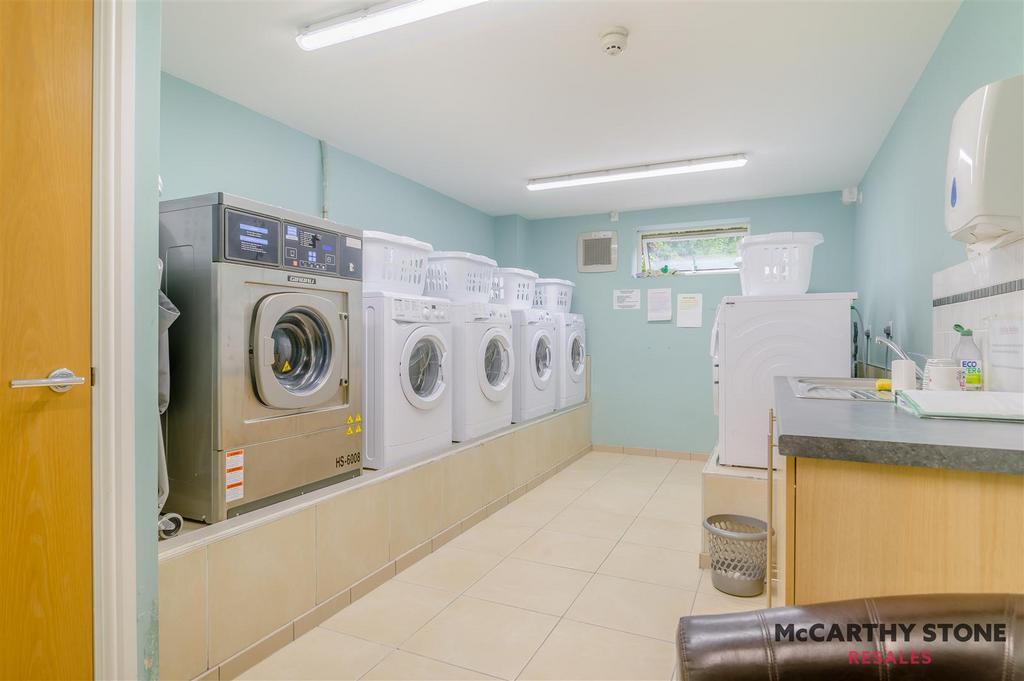 8611753-interior13.jpg