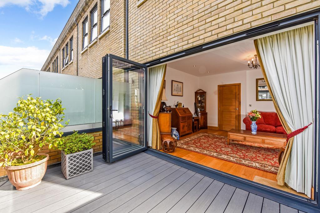 Balcony doors to sitting room