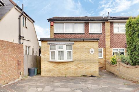 4 bedroom semi-detached house for sale, Venette Close, Rainham RM13