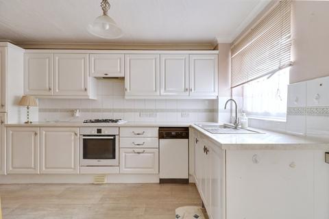 9 Venette Close, Rainham, RM13 9EA