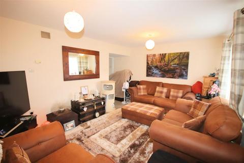 22 Burges Close, Dunstable, LU6 3EU