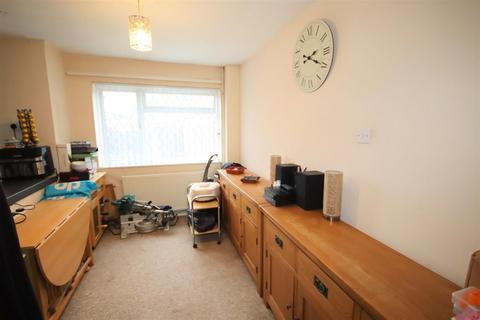 22 Burges Close, Dunstable, LU6 3EU