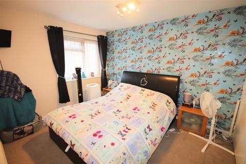 22 Burges Close, Dunstable, LU6 3EU