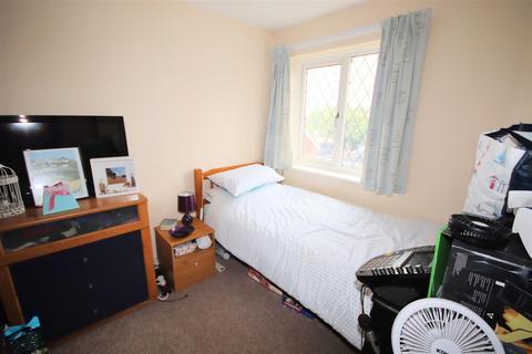 22 Burges Close, Dunstable, LU6 3EU