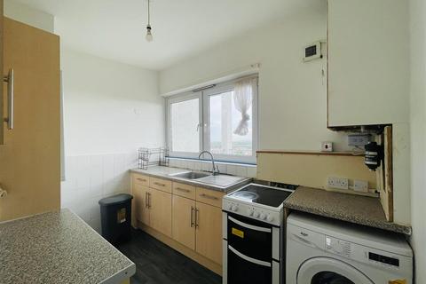 2 bedroom flat for sale, Slewins Close, Hornchurch RM11