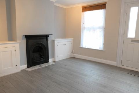 2 bedroom terraced house to rent, GREAT QUEEN STREET, DA1 1TJ