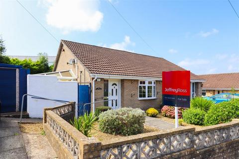 2 bedroom bungalow for sale, Lakin Drive, Barry CF62