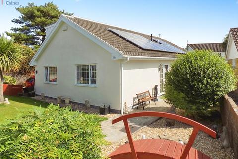 4 bedroom detached bungalow for sale, Fitzhamon Road, Porthcawl, Bridgend. CF36 3JA