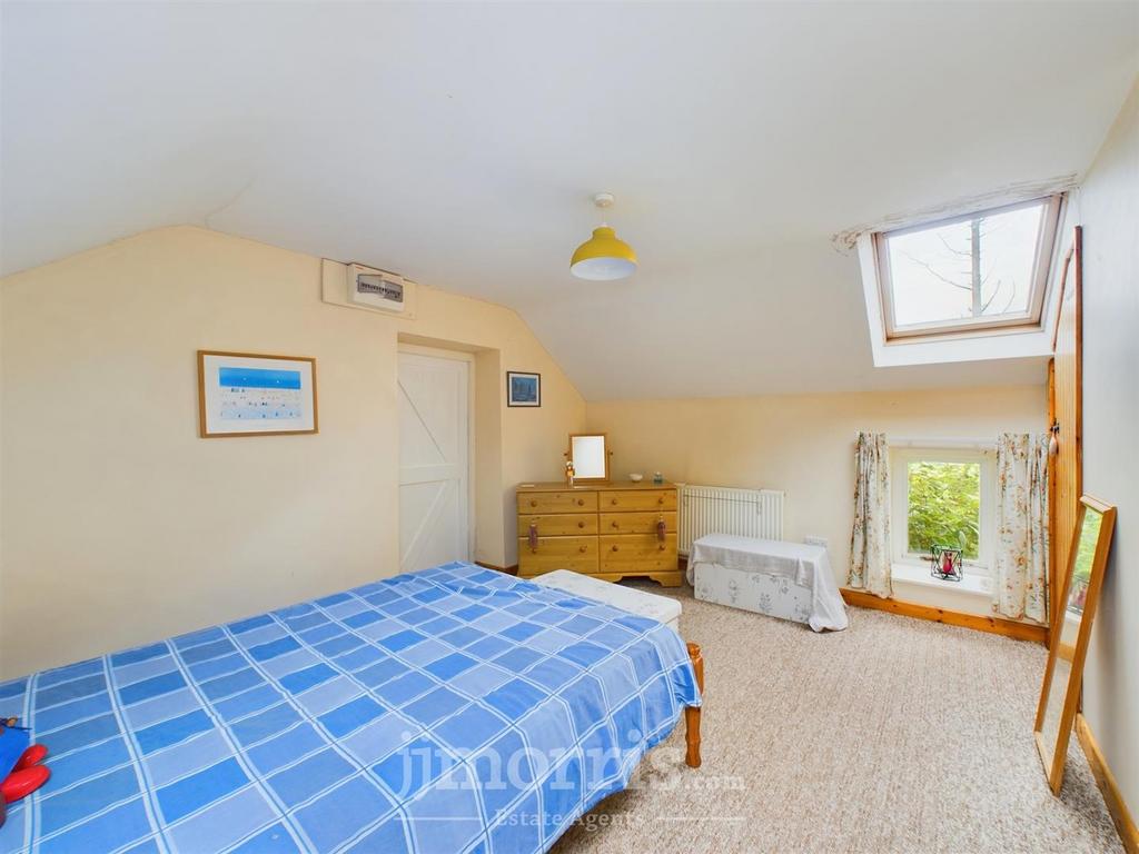 CAM02122 G0-PR0160-STILL033.jpg