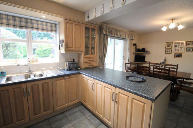 R Kitchen &amp; Breakfast Area.jpg