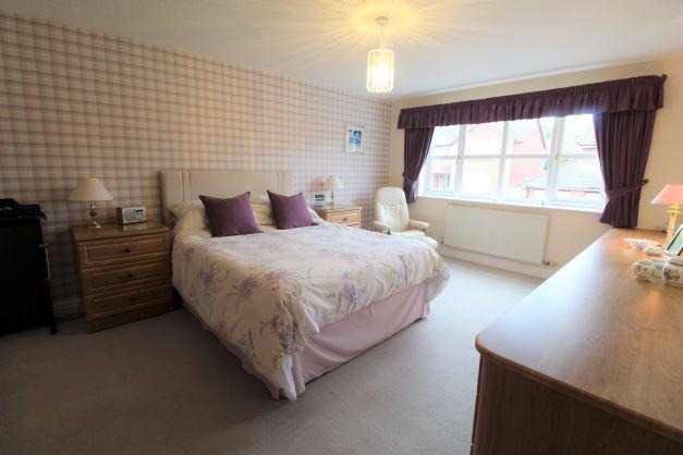 R Bed 1.jpg