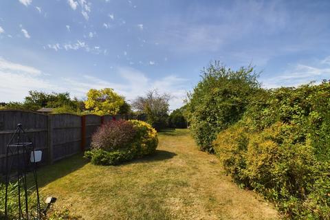 2 bedroom semi-detached bungalow for sale, High Road,, Fobbing, SS17