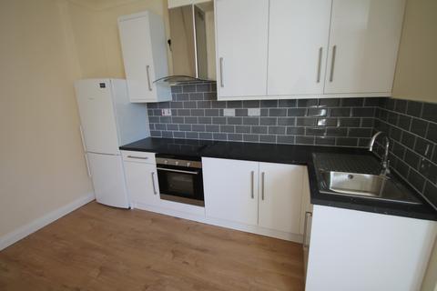 3 bedroom apartment to rent, Flat 9, Melrose House, 9 Waverley Street, Nottingham, NG7 4BR