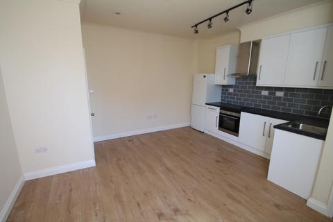 3 bedroom apartment to rent, Flat 9, Melrose House, 9 Waverley Street, Nottingham, NG7 4BR