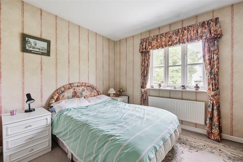 1 Scawen Close, Carshalton, SM5 2TZ