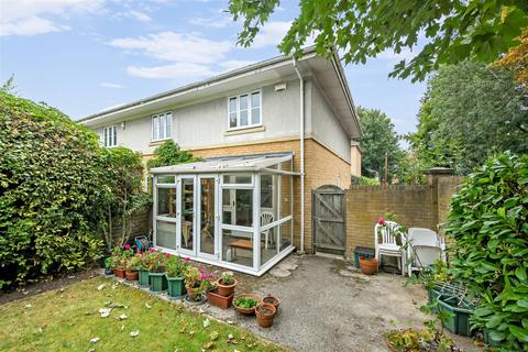 1 Scawen Close, Carshalton, SM5 2TZ