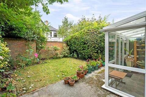 1 Scawen Close, Carshalton, SM5 2TZ