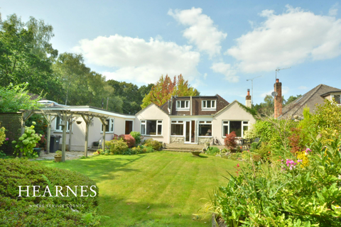 5 bedroom chalet for sale, Chestnut Grove, Wimborne, BH21 7NG