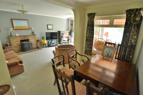 5 bedroom chalet for sale, Chestnut Grove, Wimborne, BH21 7NG