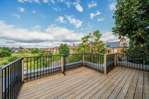 2 bedroom flat for sale, Shorndean Street, Catford