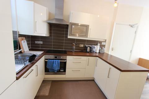 4 bedroom flat to rent, Cleveland Street, London W1T