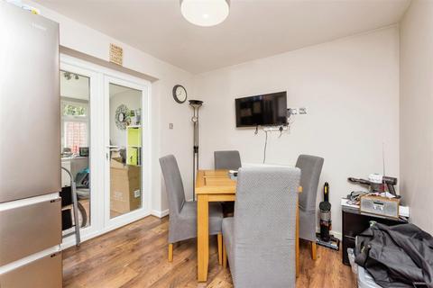 36 Newstead, Tamworth, B79 7UU